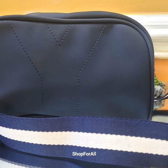 Yves Saint Laurent beauty case convertible in shoulder bag - Picture 6 of 13